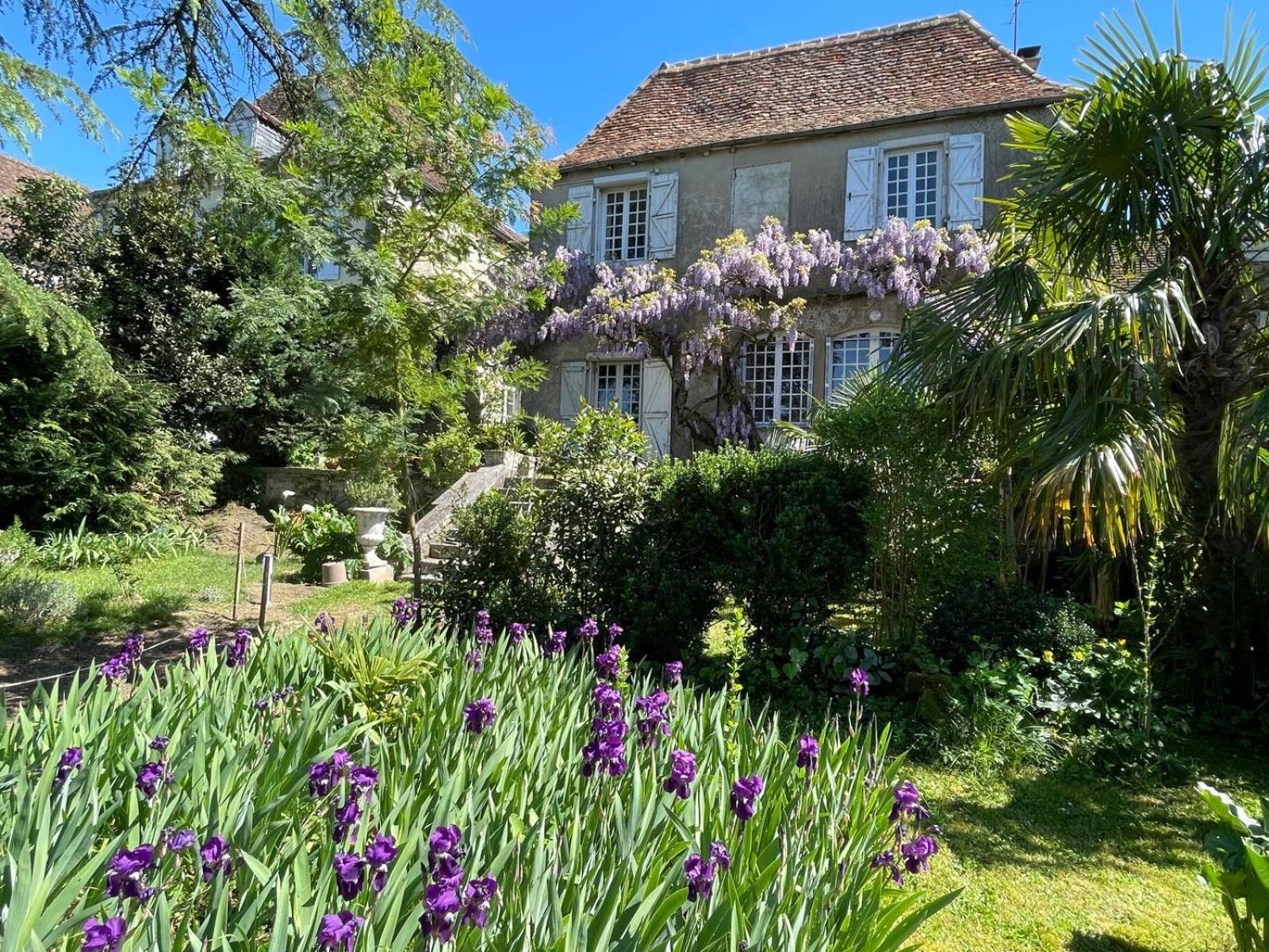 Jardin Des Remparts Bed & Breakfast Orthez Eksteriør bilde