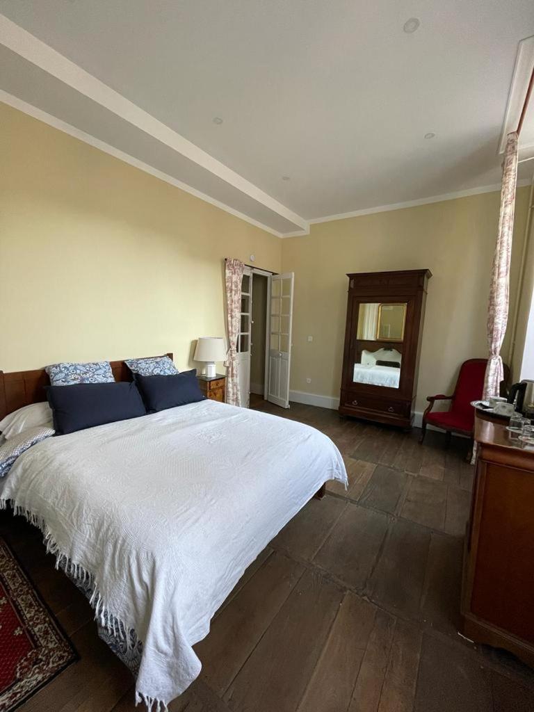 Jardin Des Remparts Bed & Breakfast Orthez Eksteriør bilde